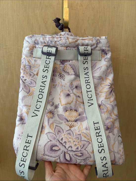 Victoria\'s Secret Floral Drawstring Backpack - Lavender & Creamy Beige
